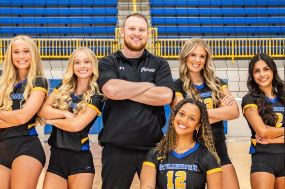 Volleyball Recognizes Seniors